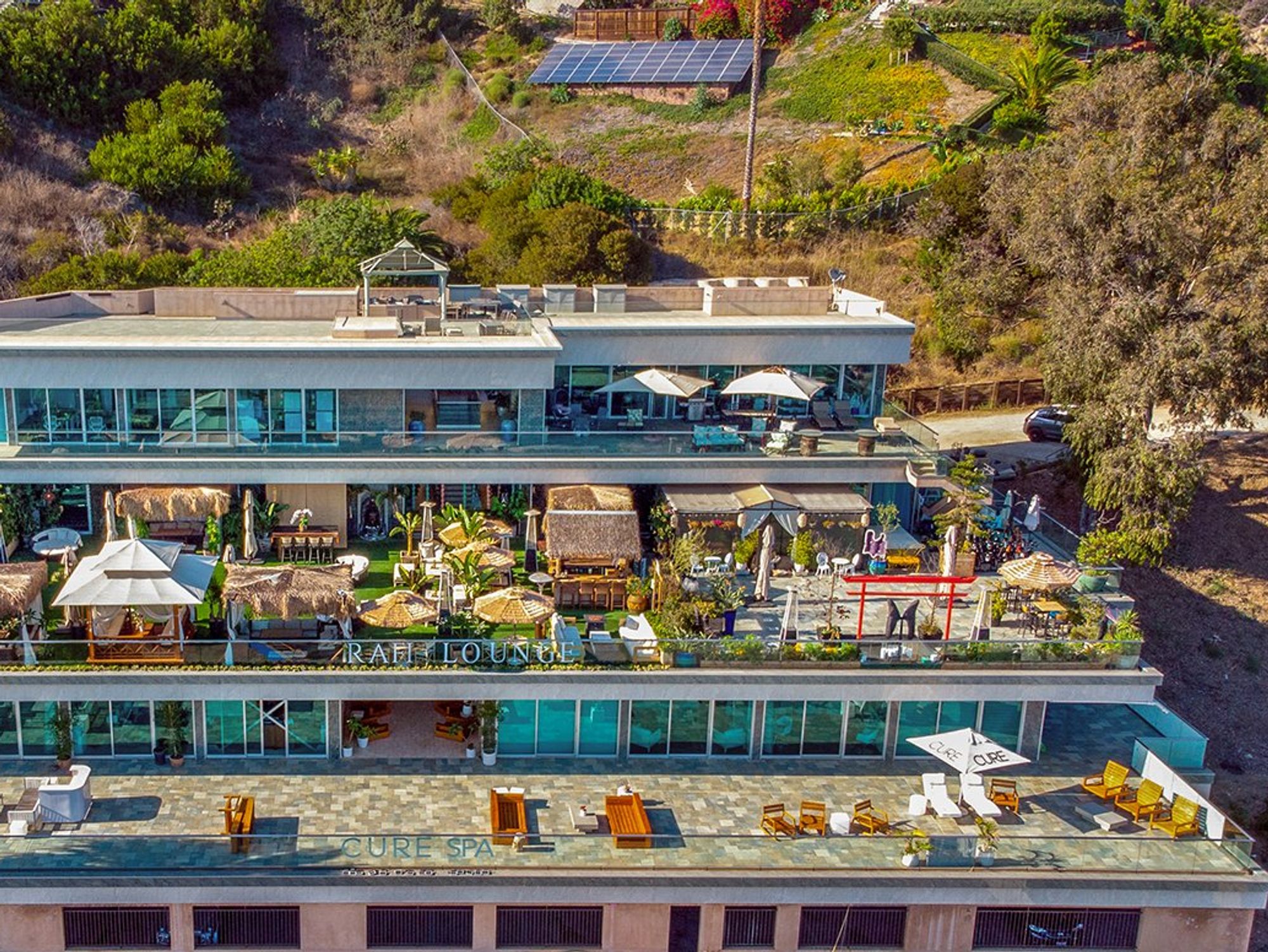 Why This Monk-Turned-Entrepreneur Is Betting His NFT Lounge Can Survive the FTX Fallout