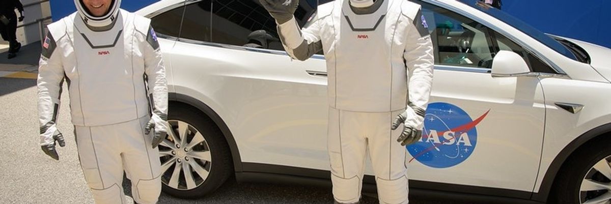 SpaceX Rehearses for Launch Day, Complete With a Tesla Ride to the Pad