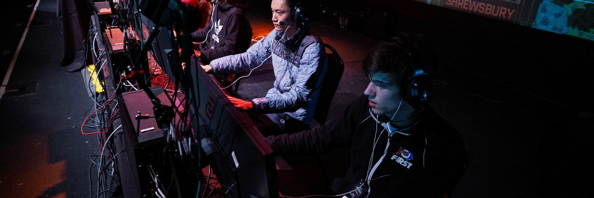 With Most High School Sports Sidelined, Esports Is Having a Moment in the Spotlight