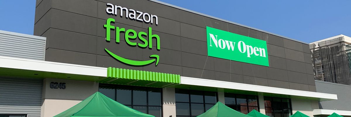 Have a Look Inside Amazon's First 'Smart' Grocery Store