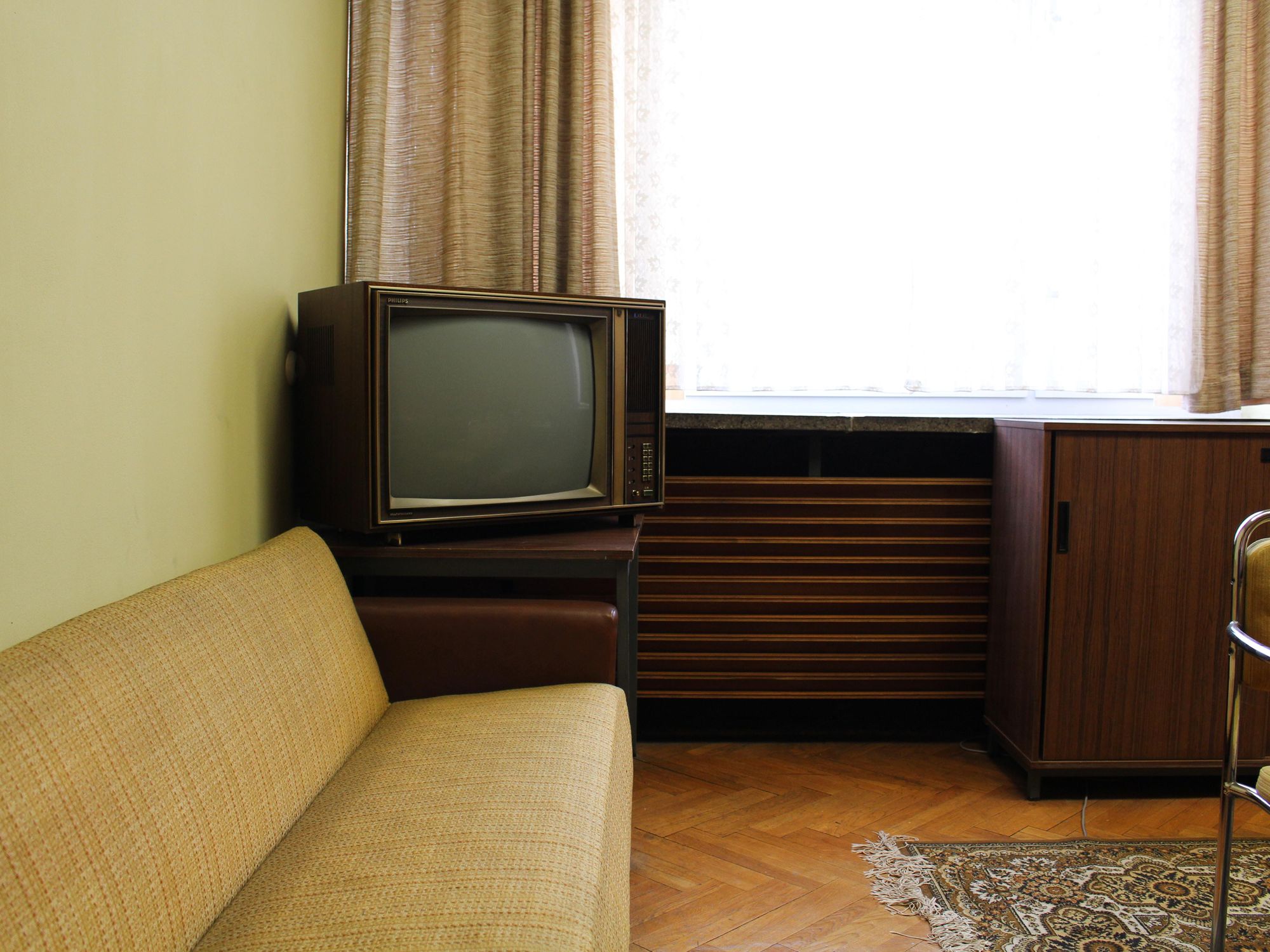 Furniture startup Outer wants to upgrade furniture in hotels, shopping malls.