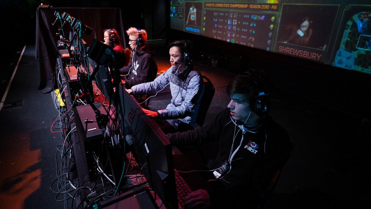 With Most High School Sports Sidelined, Esports Is Having a Moment in the Spotlight