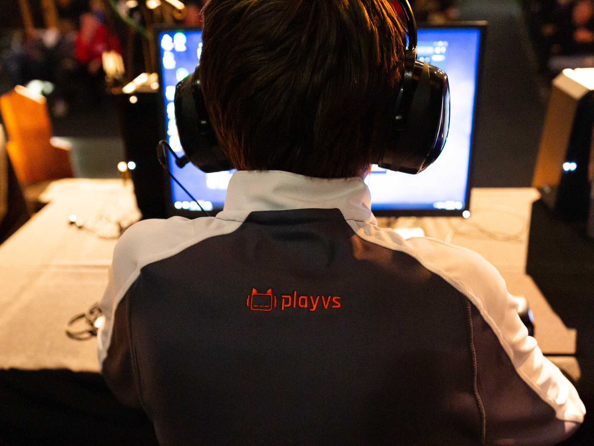 Playvs Logo PlayVS Raises $10.5M Making ESports Varsity Sports - dot.LA