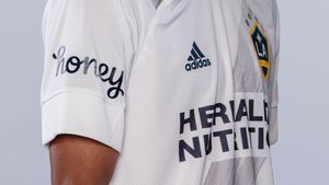 LA Galaxy renew MLS's longest running shirt sponsorship