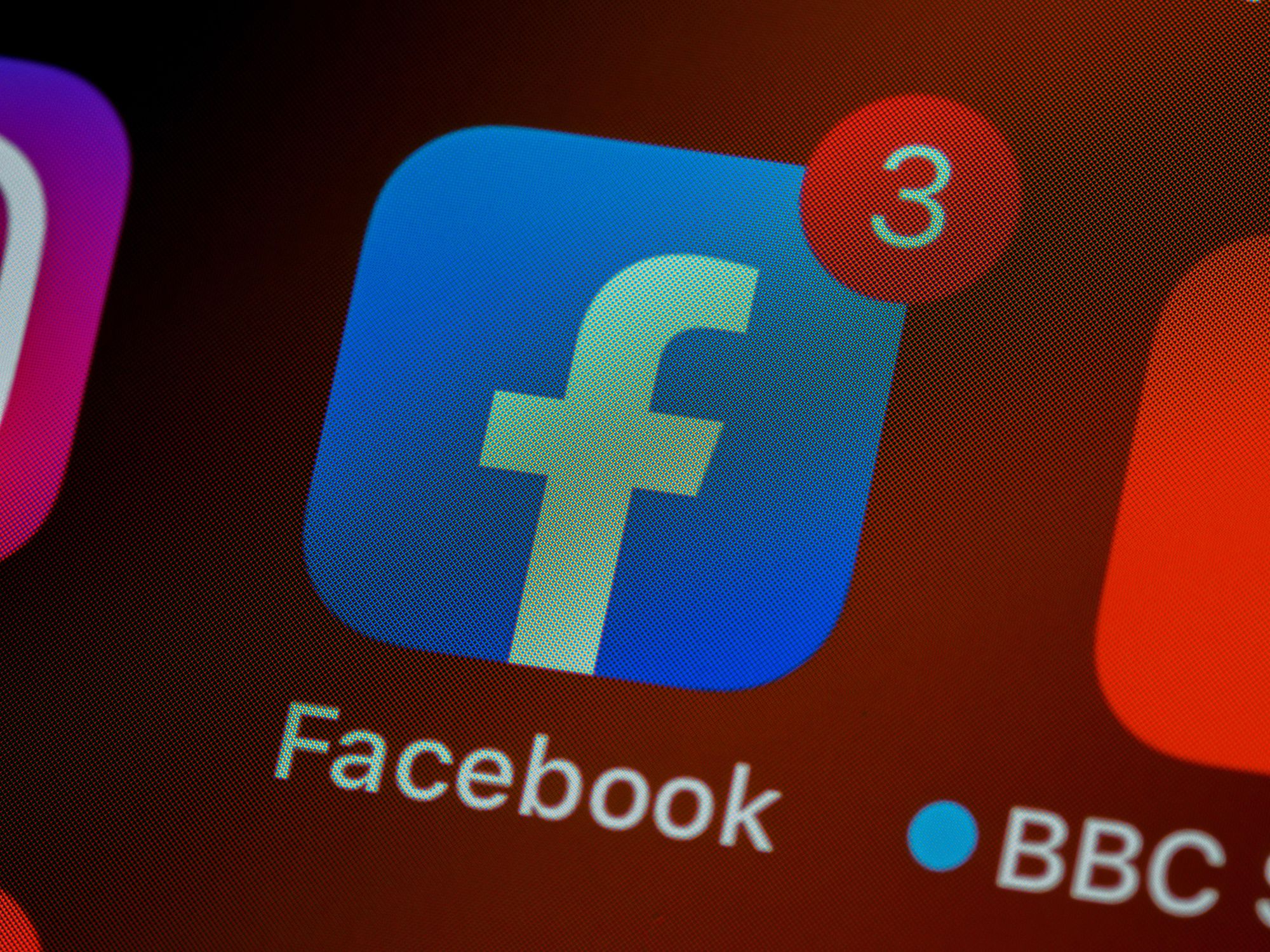Facebook Fails to Stop Spanish-Language Misinformation, Advocates Say