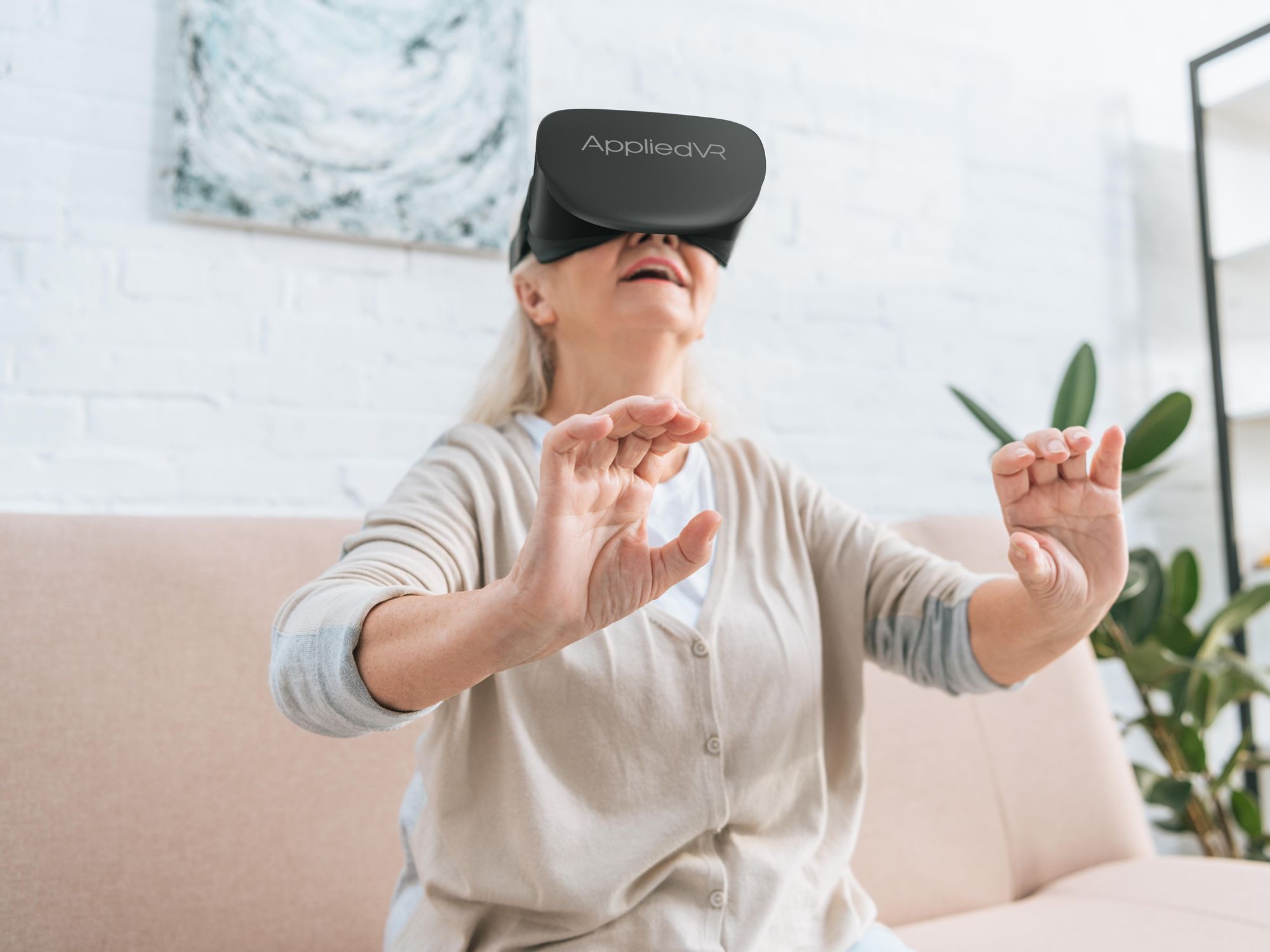This Startup Made a VR Experience to Reduce Chronic Pain