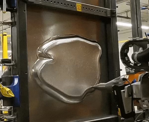 ​Machina Labs’ robots molding 3D metals.