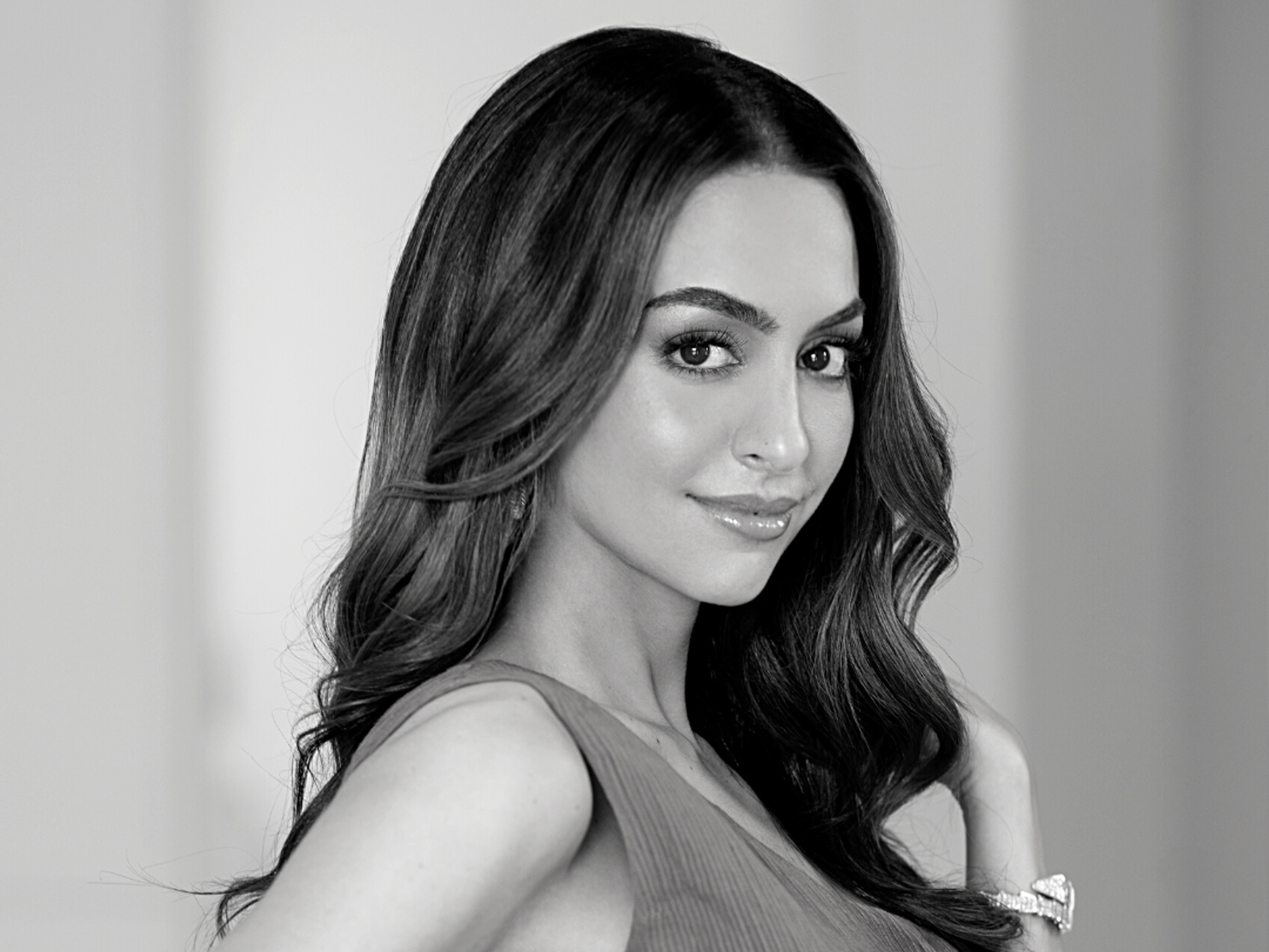 Mona Vand in black and white