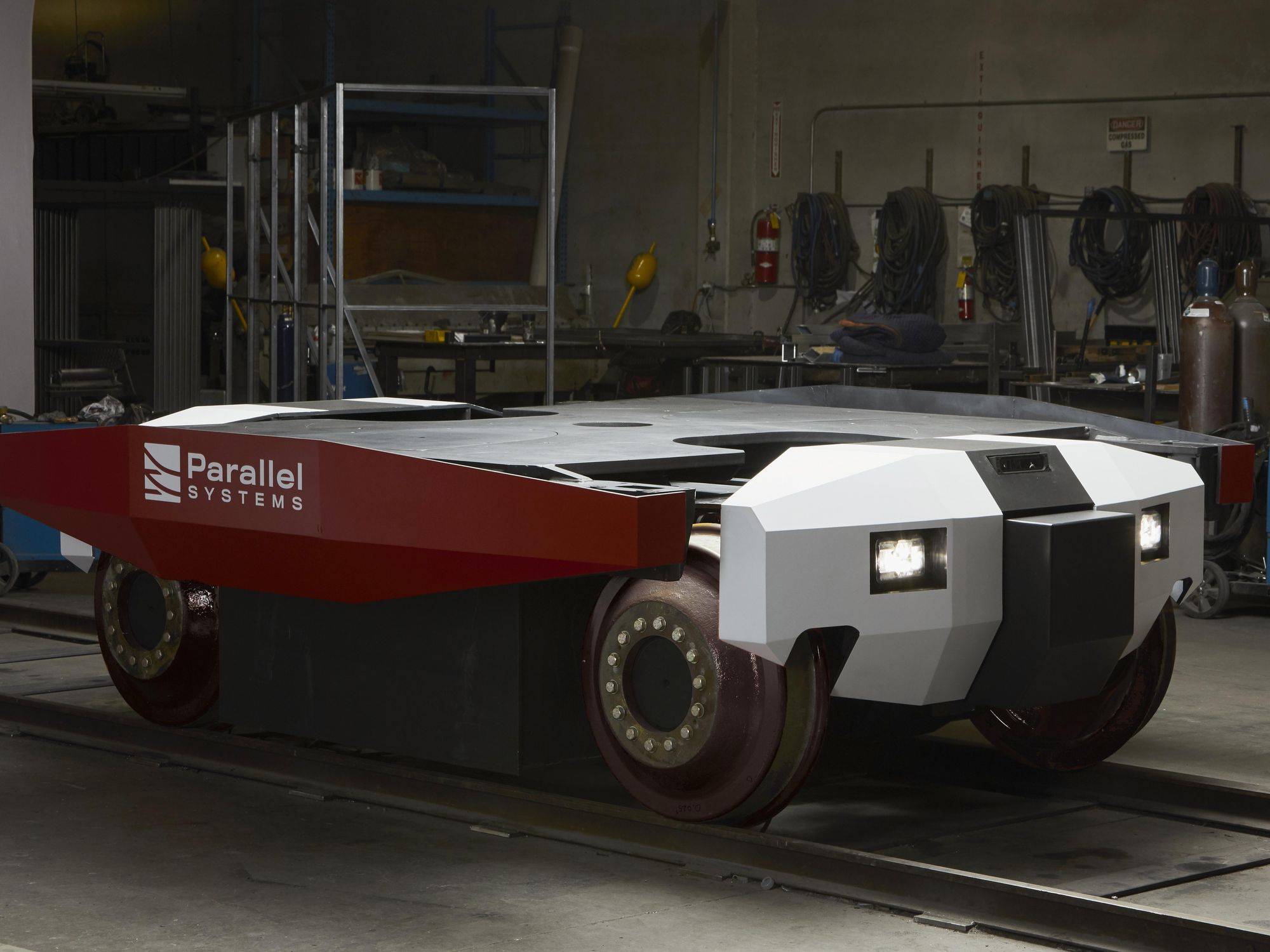 Parallel Systems automated electric freight car.