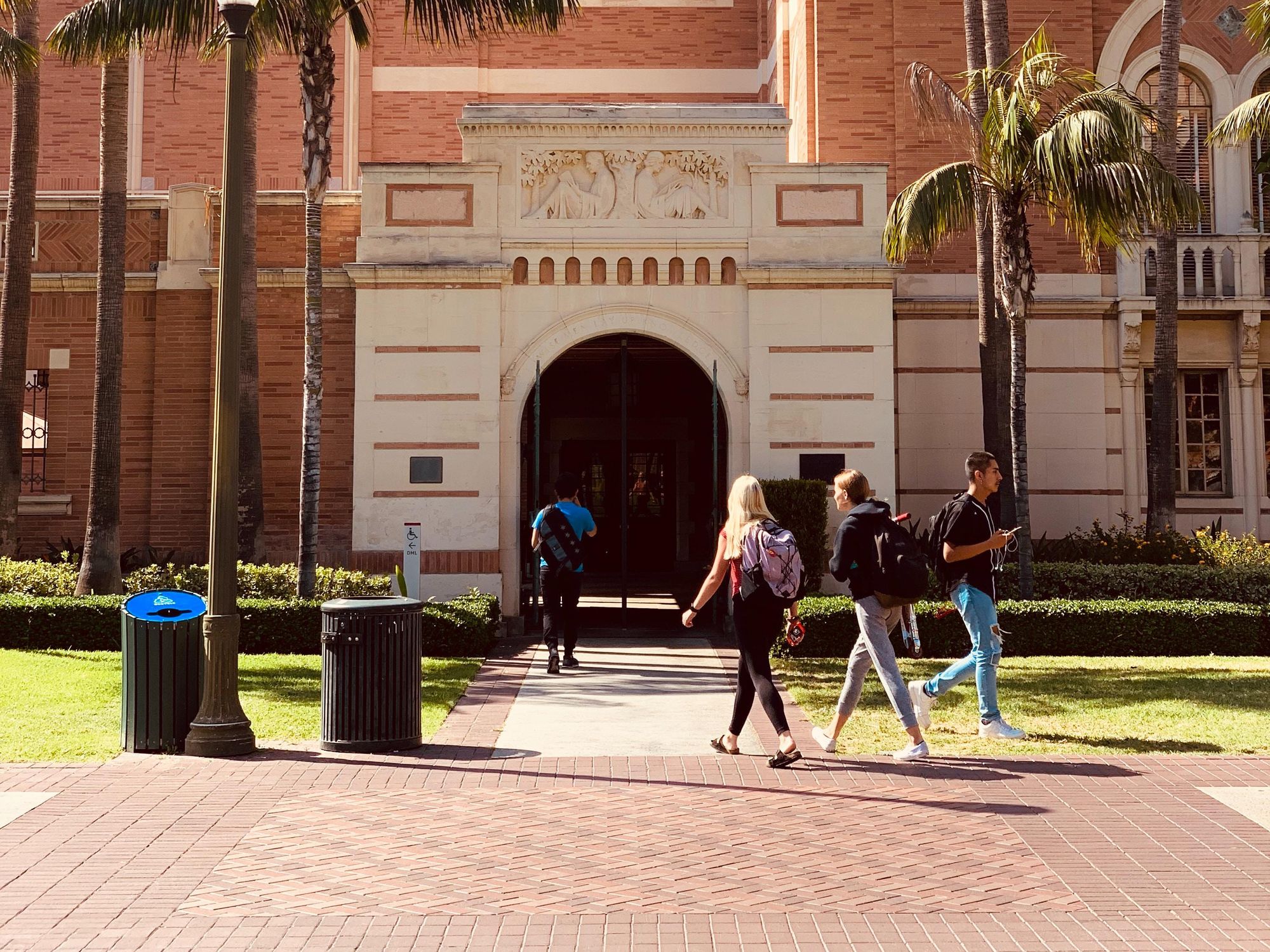 Amazon Is Building a Machine Learning Research Center with USC