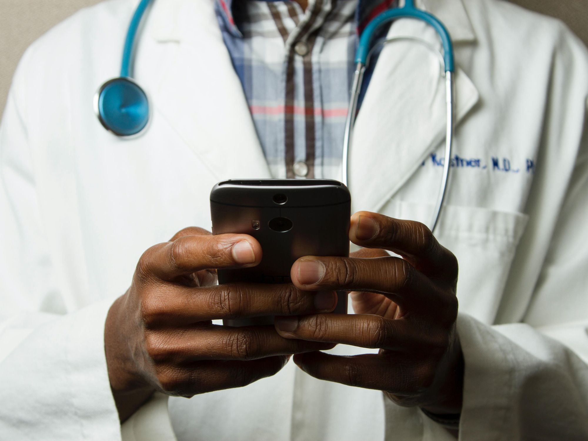 Armed With $8 Million, Heal Co-Founders Launch Medical Concierge Service For Seniors