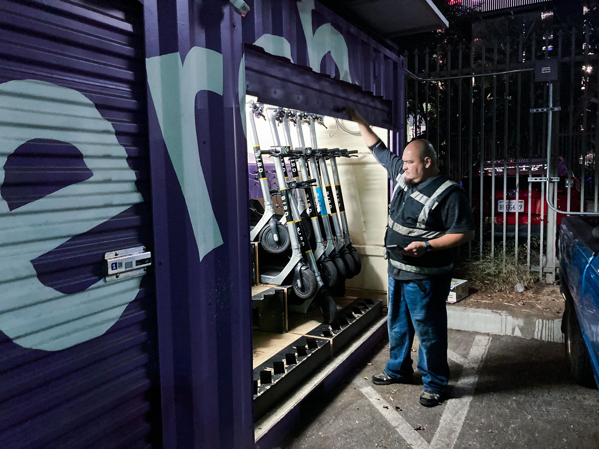 Meet the Bird ‘Fleet Managers’ Who Hunt and Release E-Scooters in Downtown Los Angeles