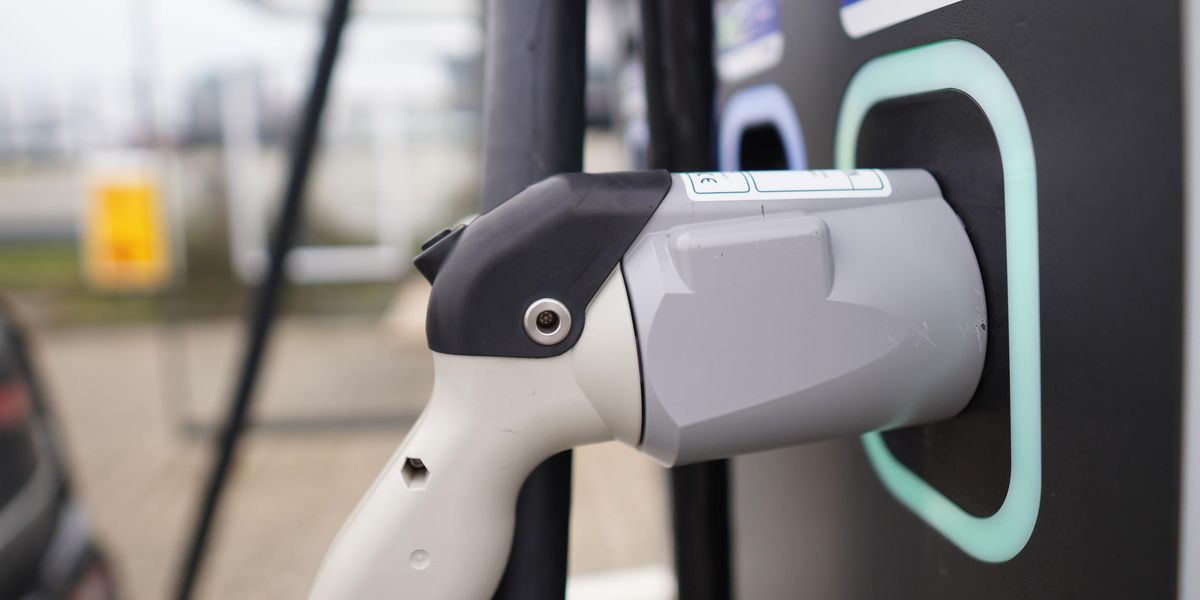 Meet ChargerHelp! — The Blue-Collar Startup Behind EV Charging Stations' Growth