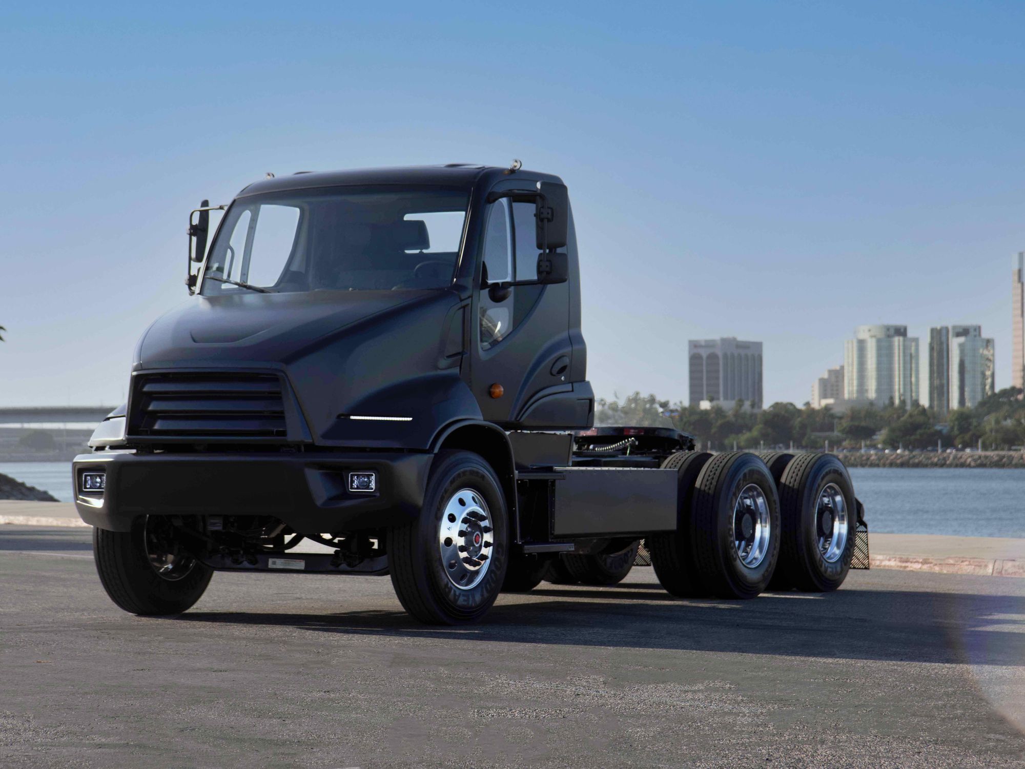 Xos’ Class 8 HDXT semi truck.